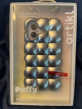Artikl Puffy Block Bubble Case for iPhone 16 - Metallic Silver